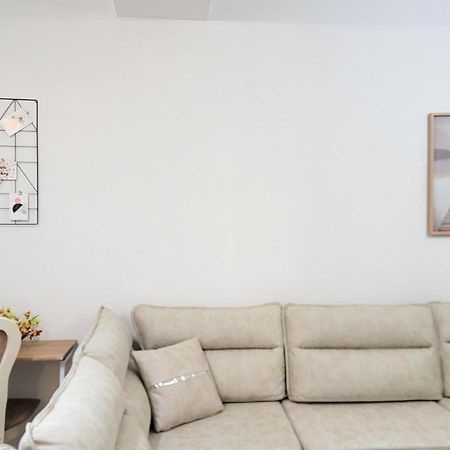 One-Bedroom Gem By The Square Tirana Zewnętrze zdjęcie