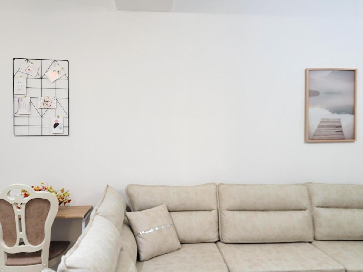 One-Bedroom Gem By The Square Tirana Zewnętrze zdjęcie