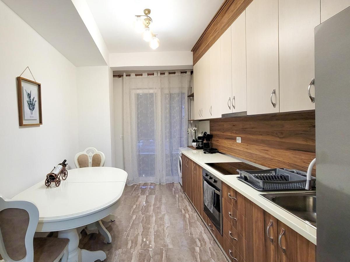 One-Bedroom Gem By The Square Tirana Zewnętrze zdjęcie