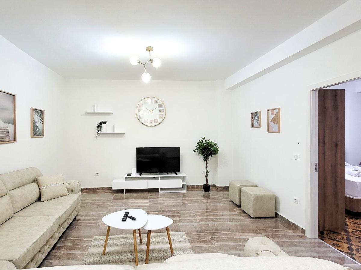 One-Bedroom Gem By The Square Tirana Zewnętrze zdjęcie