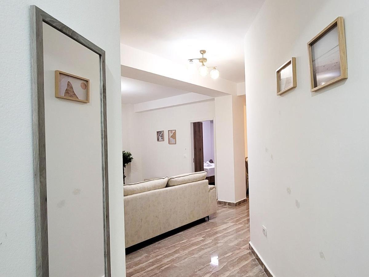 One-Bedroom Gem By The Square Tirana Zewnętrze zdjęcie