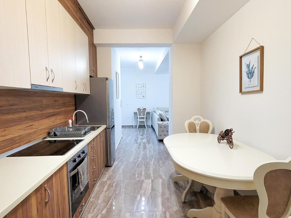 One-Bedroom Gem By The Square Tirana Zewnętrze zdjęcie